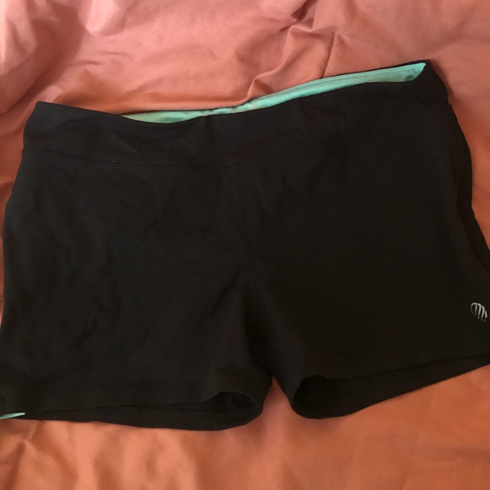 MPG size large running shorts